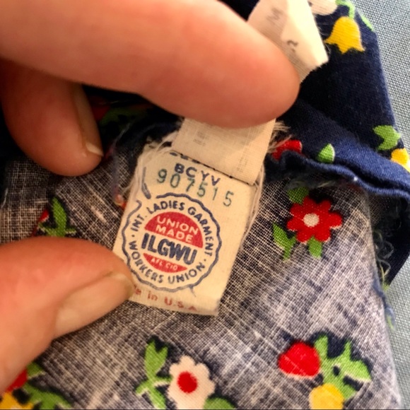 Vintage 1970s Cotton Peasant Top, Navy Blue Floral, Size Small - Picture 9 of 10